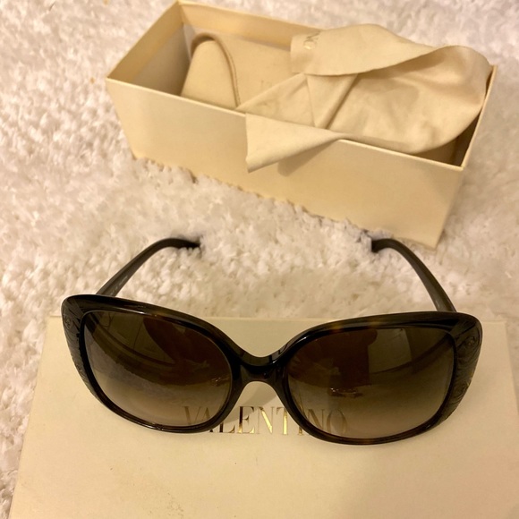 VALENTINO Sunglasses - Picture 4 of 16